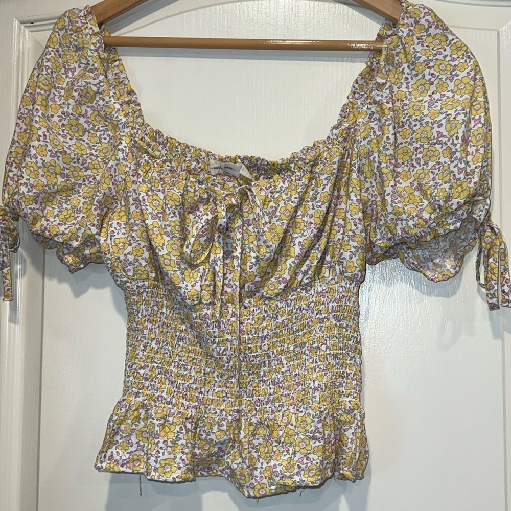 Ditsy Floral Cropped Puff Sleeve Smocked Top